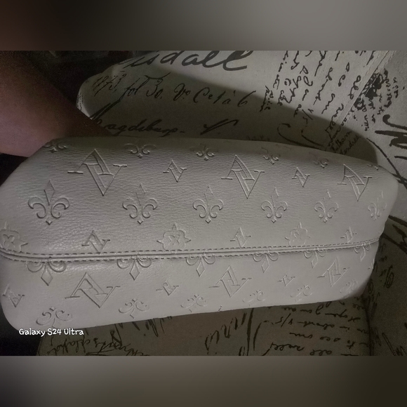 Adrienne Vittadini Taupe Marseille Embossed Hobo New With Twilly Charm - Picture 7 of 15